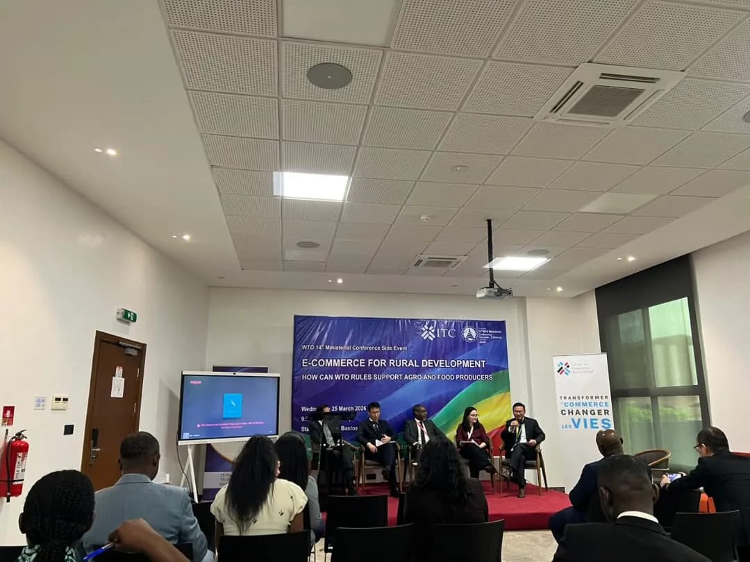 Photographies de la 14e Conférence ministérielle de l’OMC à Yaoundé et de son événement parallèle « E-commerce for Rural Development »